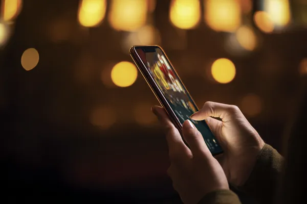A close-up shot of golden coins falling around a spinning roulette wheel, representing immersive casino action at GETA9.
